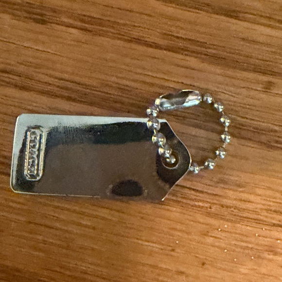 Coach Silver tag - Picture 2 of 4